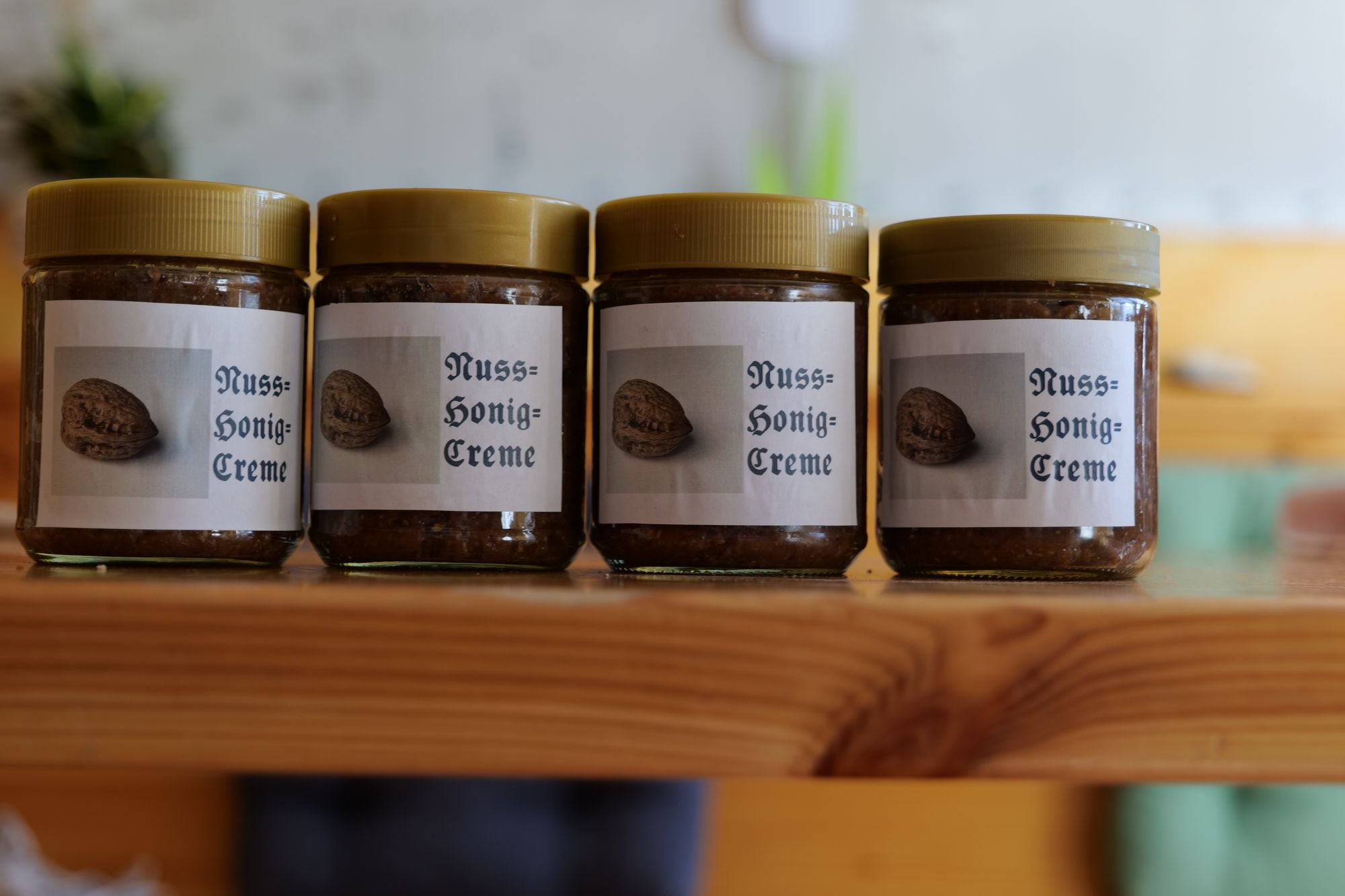 Honig-Nuss-Creme